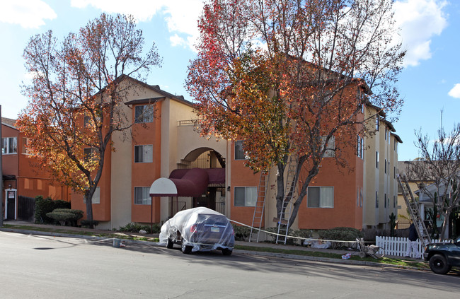Golden Pacific Apartments in San Diego, CA - Foto de edificio - Building Photo