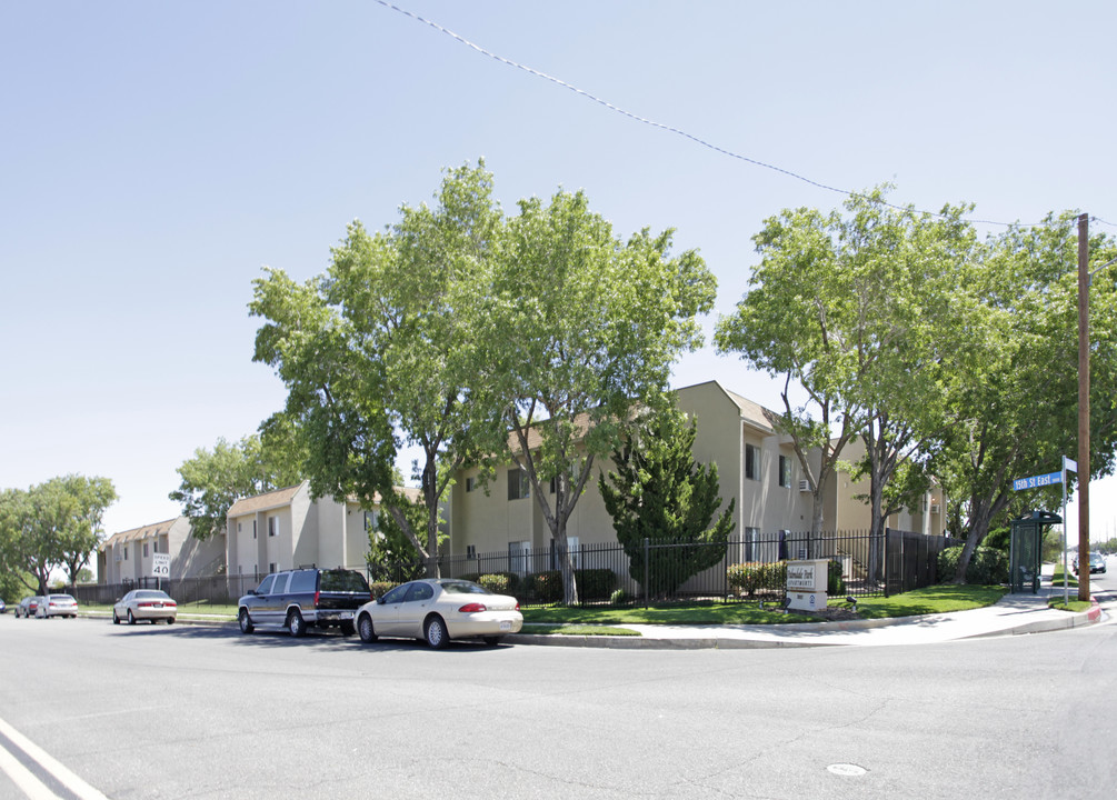 Palmdale Park Apartments in Palmdale, CA - Foto de edificio