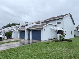 1635 Woodbridge Lakes Cir in West Palm Beach, FL - Building Photo