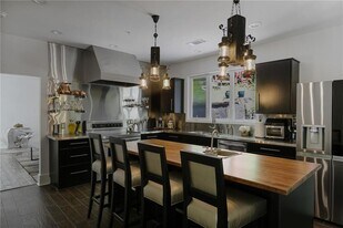 6550 Powers Ferry Rd NW in Atlanta, GA - Building Photo