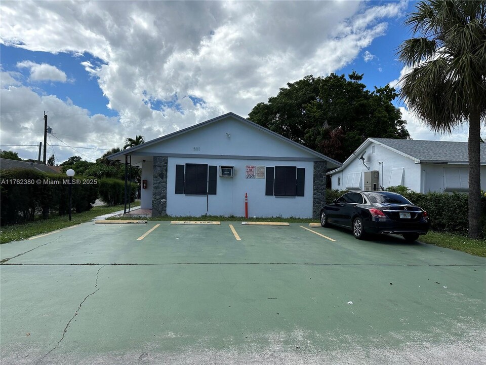 501 N 5th St in Lantana, FL - Building Photo