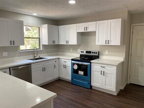 2819 Colony Dr in Sugar Land, TX - Building Photo - Building Photo