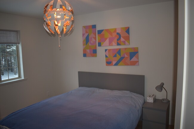 6587 Rolling Hills Dr in Rhinelander, WI - Foto de edificio - Building Photo