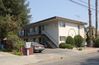 1077 Eugene Ave in San Jose, CA - Foto de edificio - Building Photo