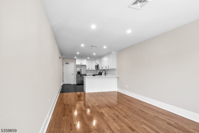 162 Closter Dock Rd in Closter, NJ - Building Photo - Building Photo