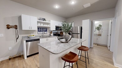 Springs at Locust Grove in Locust Grove, GA - Foto de edificio - Building Photo