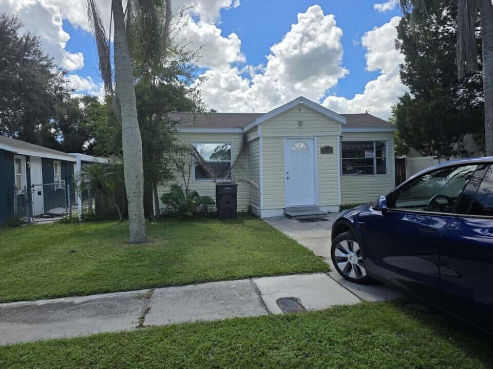 4170 55th Ave N in St. Petersburg, FL - Building Photo