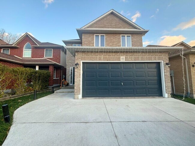 41 Pineridge Dr in Hamilton, ON - Building Photo - Building Photo
