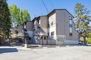 734 3 St in Canmore, AB - Building Photo