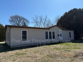 101 S Kennedy Ave in Auburn, IL - Building Photo