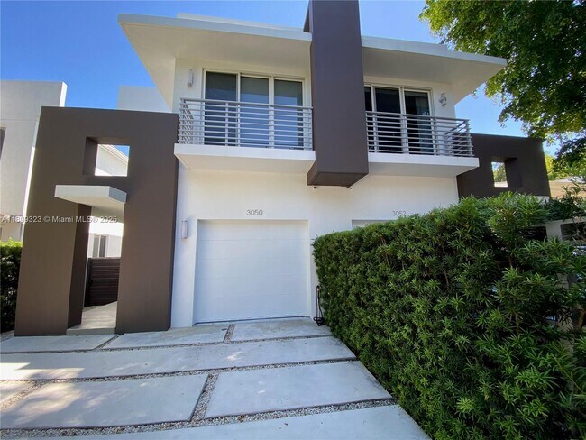3050 Day Ave in Miami, FL - Building Photo - Building Photo