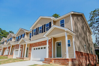 801 Ducks Lndg in Aberdeen, NC - Building Photo - Building Photo