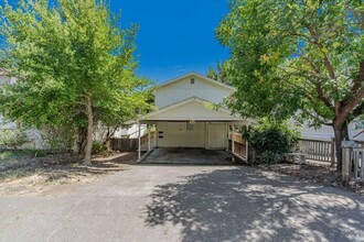 7321 Bodega Ave-Unit -Unit A in Sebastopol, CA - Building Photo - Building Photo