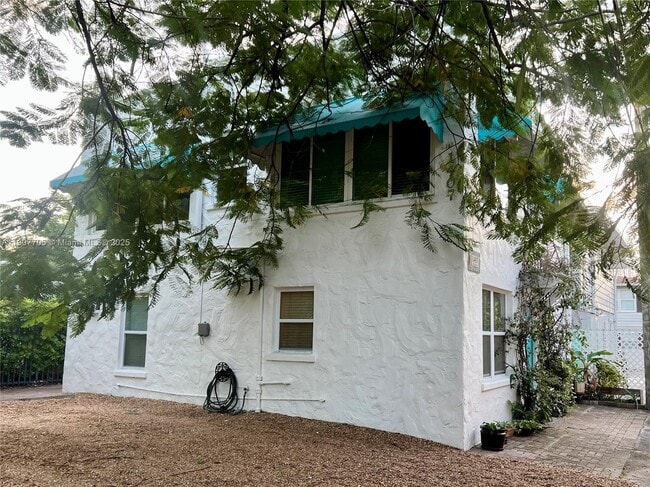 property at 1407 SE 2nd St