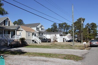 15 Freeman Dr in Poquoson, VA - Building Photo - Building Photo