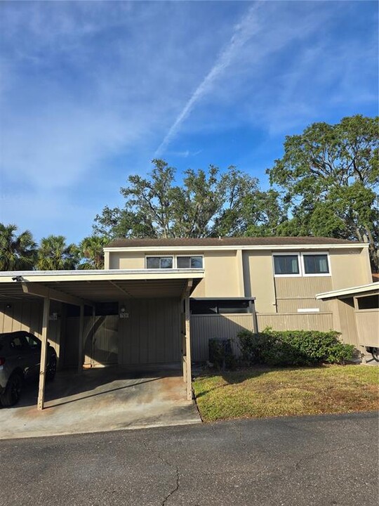 7936 Pine Dr in Temple Terrace, FL - Building Photo