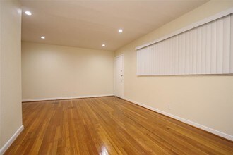 3520 Garrott St in Houston, TX - Foto de edificio - Building Photo