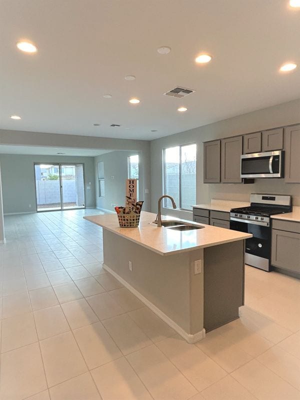 8965 W San Juan Ave in Glendale, AZ - Building Photo - Building Photo