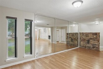 1425 Wreyhill Dr in Hurst, TX - Building Photo - Building Photo