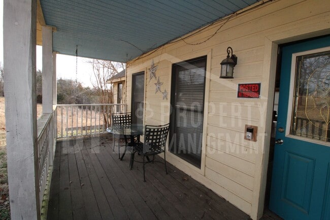 470 Trigger Cove Rd in Kirbyville, MO - Building Photo - Building Photo