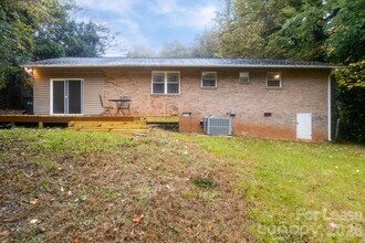 5300 Hickory Ln in Charlotte, NC - Building Photo - Building Photo