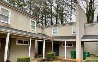 2041 Oak Park Ln in Decatur, GA - Building Photo