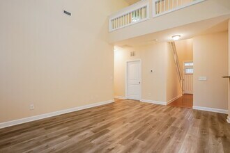 805 New Charleston Dr in Fuquay Varina, NC - Foto de edificio - Building Photo