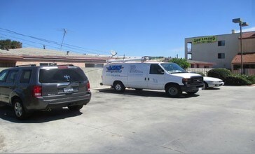 Lane Garden Apartments in Hawthorne, CA - Building Photo - Building Photo