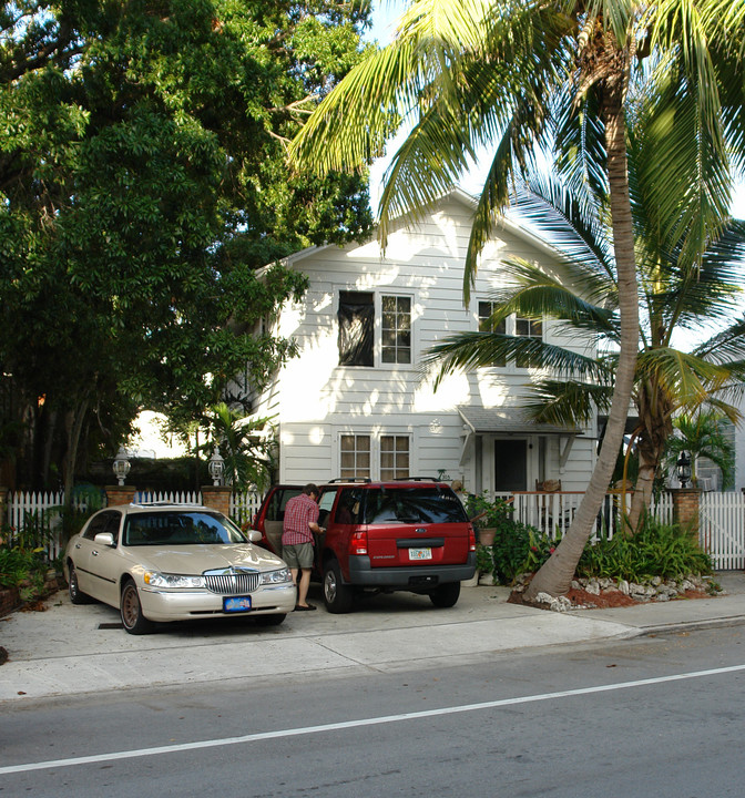 305 SE 11th Ave in Fort Lauderdale, FL - Foto de edificio