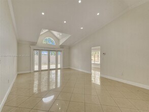 8913 NW 194th Terrace in Hialeah, FL - Building Photo - Building Photo