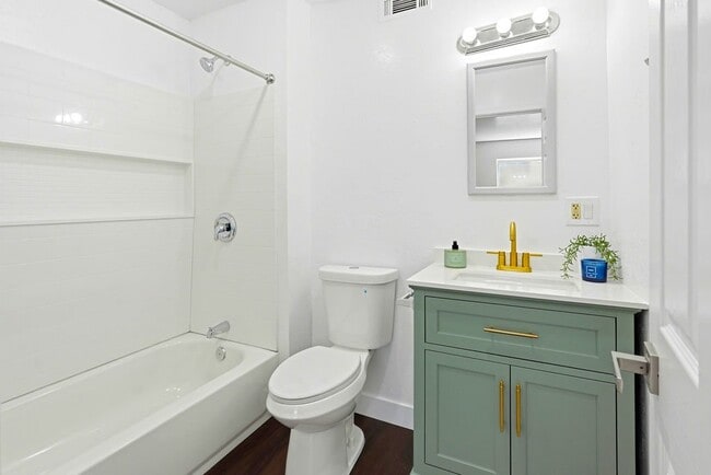 23855 Zuger Dr in Crestline, CA - Building Photo - Building Photo