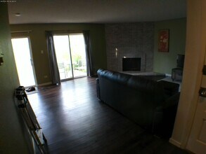 3345 S Monaco Pky, Unit B in Denver, CO - Building Photo - Building Photo
