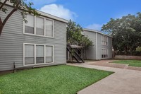 Grayson By The Pearl in San Antonio, TX - Foto de edificio - Building Photo