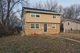 1207-1209 Circle Terrace Blvd NE in Columbia Heights, MN - Foto de edificio - Building Photo