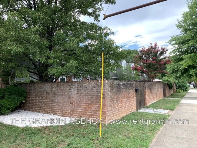 2008 Sherwood Ave SW in Roanoke, VA - Building Photo - Building Photo