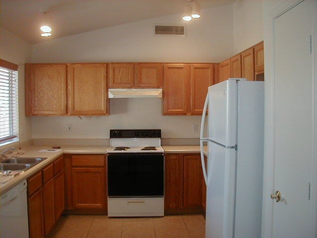 2590 W Camino Del Grijalva in Tucson, AZ - Building Photo - Building Photo