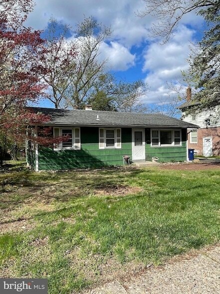 property at 12 S Lenola Rd