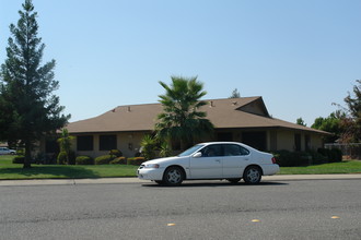 Golden Village Apartments in Lincoln, CA - Building Photo - Building Photo