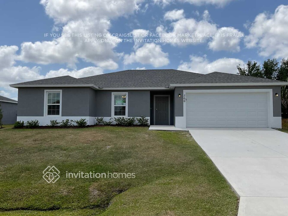 566 Oldenberg St SW in Palm Bay, FL - Building Photo