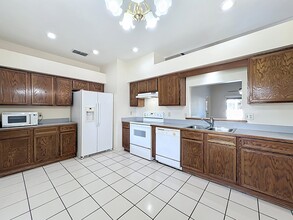 4370 Sandhurst Dr in Orlando, FL - Building Photo - Building Photo