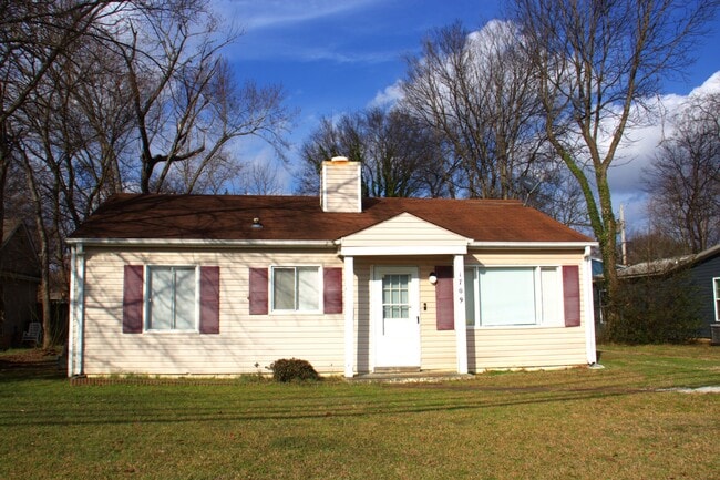 property at 1709 Oakwood Ave NE