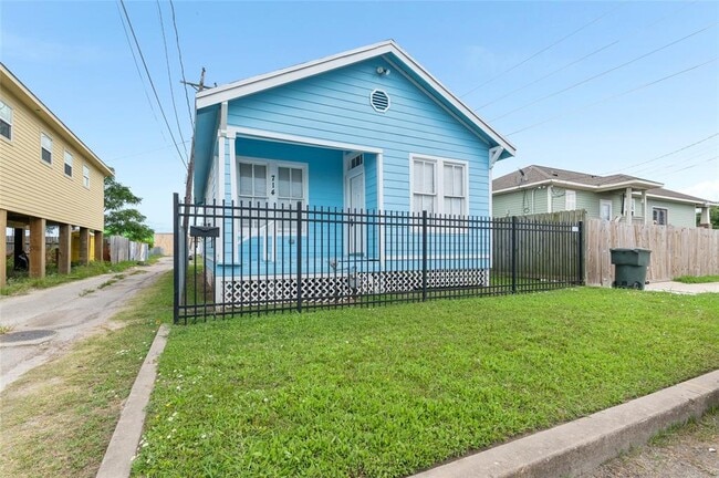 property at 714 44th St
