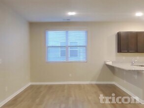 1013 Pepper Stone Dr in Lebanon, TN - Building Photo - Building Photo