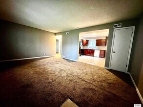 1823 Euclid Ave, Unit Unit 2 in Lincoln, NE - Building Photo - Building Photo