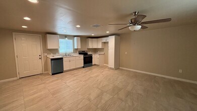 677 S Santa Fe St in Hemet, CA - Building Photo - Building Photo