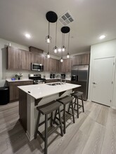 320 Sweet Pl, Unit Townhome - 3BD-2.5 BA in Fallbrook, CA - Building Photo - Building Photo