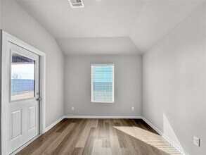 10512 SW 41st St in Oklahoma City, OK - Building Photo - Building Photo