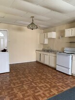 2217 Leaman Ave in Rosenberg, TX - Building Photo