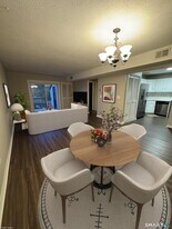 512 Twin Circle Dr in South Windsor, CT - Building Photo