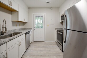 173 Rutledge Ave-Unit -B in Charleston, SC - Building Photo - Building Photo